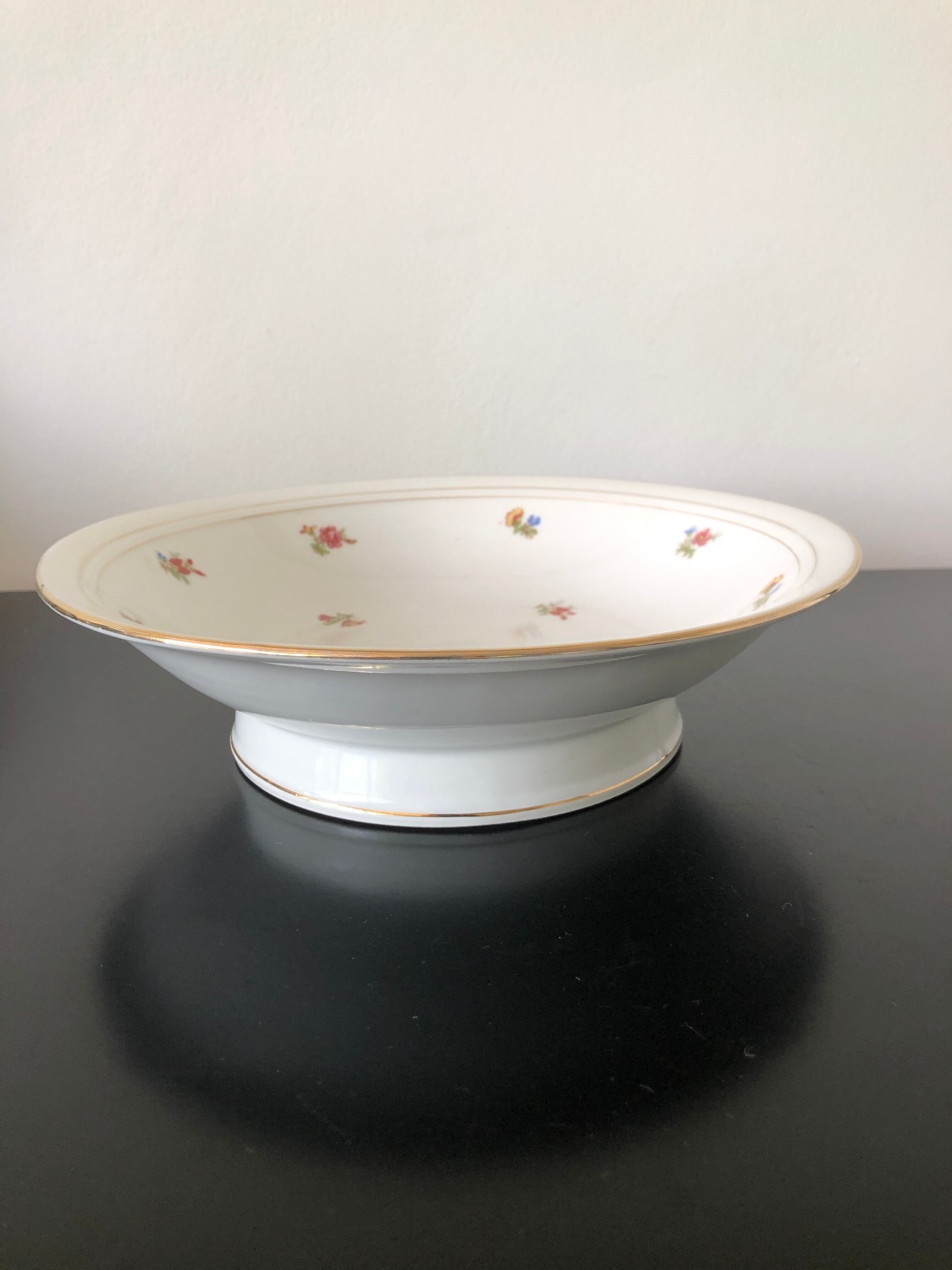 Composition in gilded earthenware