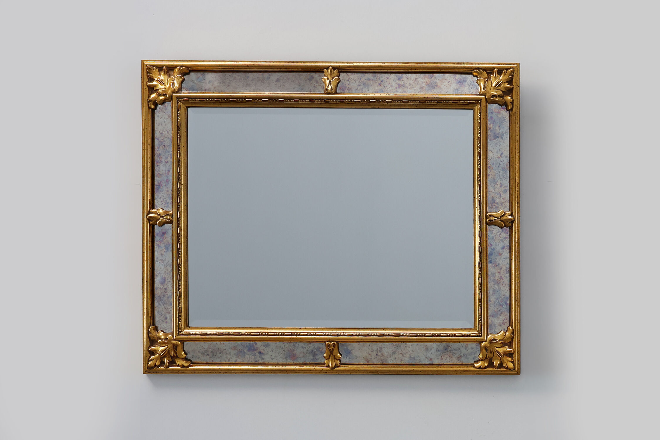 Miroir doré de style baroque par Deknudt, Belgique 20e siècle