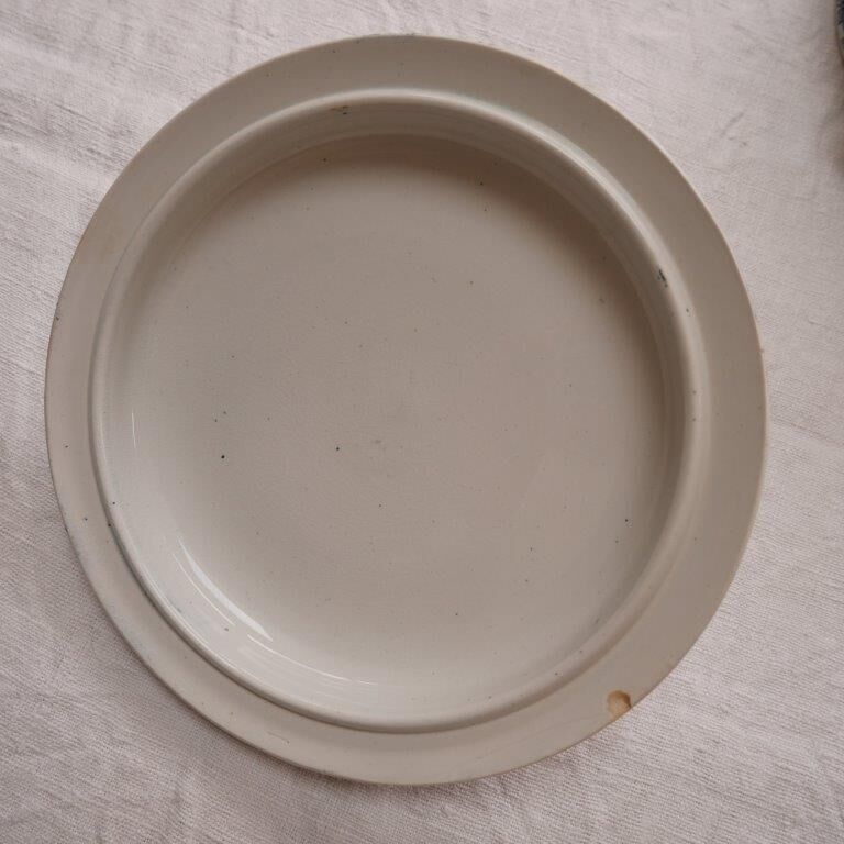 Soup or vegetable bowl St Amand iron earth model "dovecote"