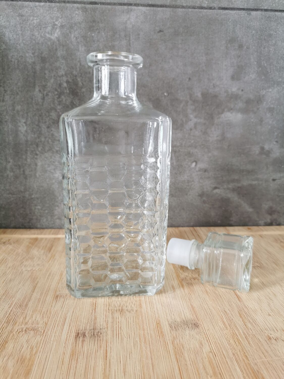 Carfe in chiseled glass