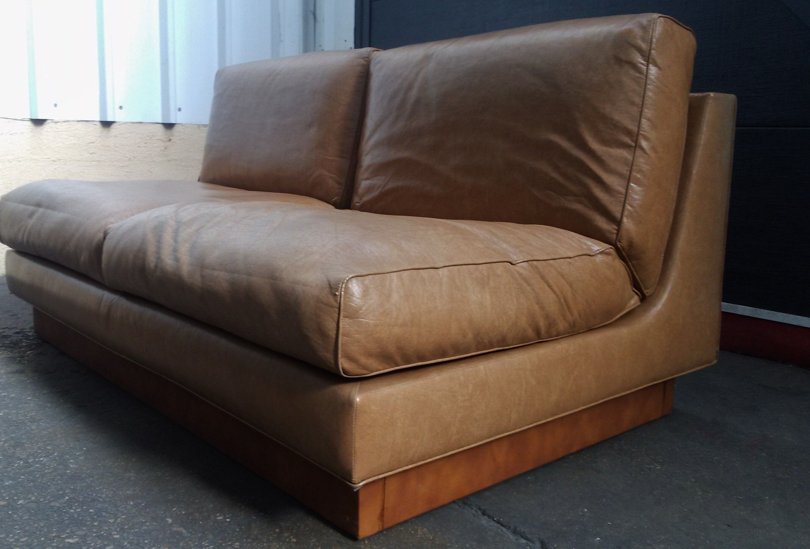 Sofa low two places type fireside