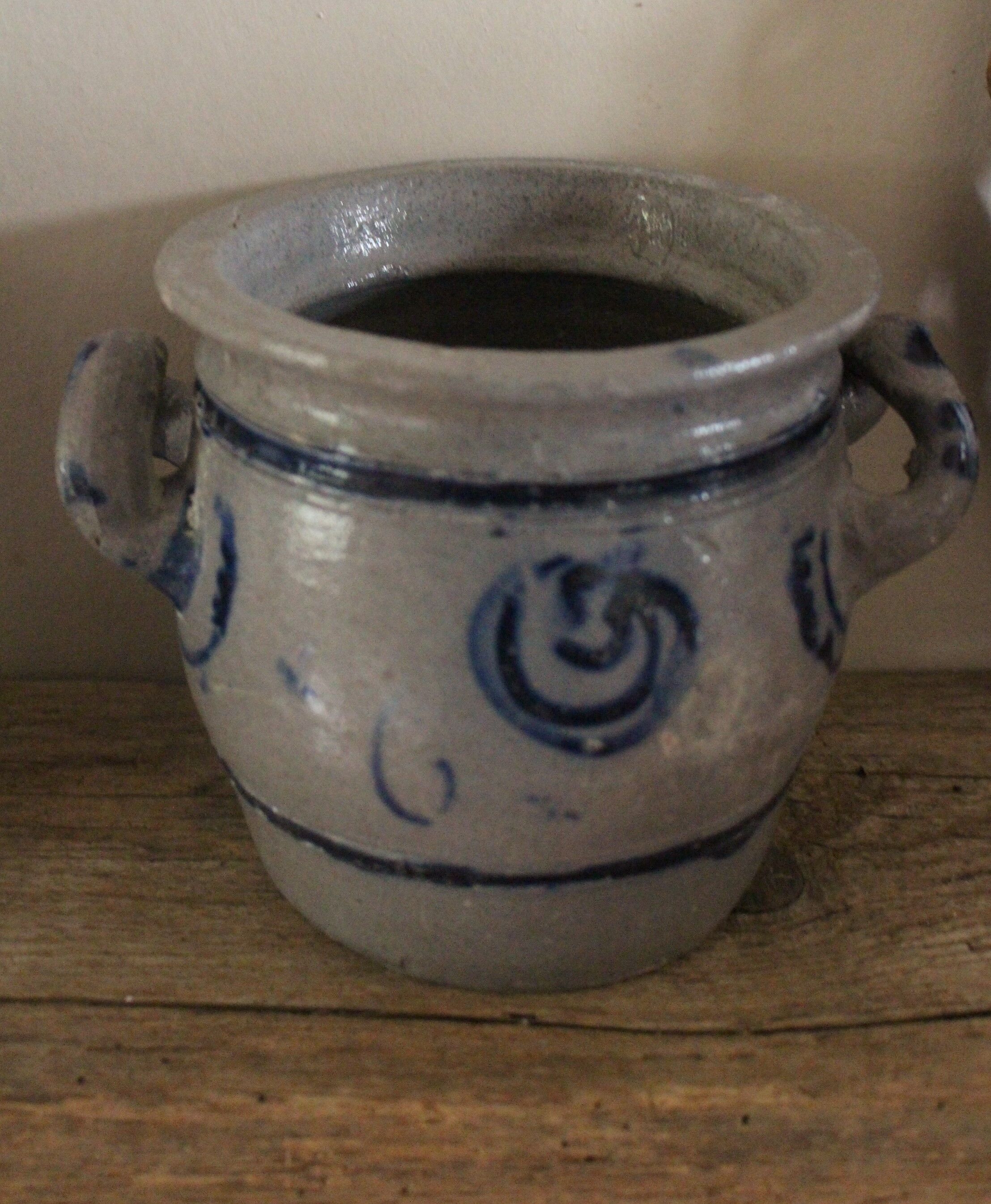 Blue grey stoneware pot