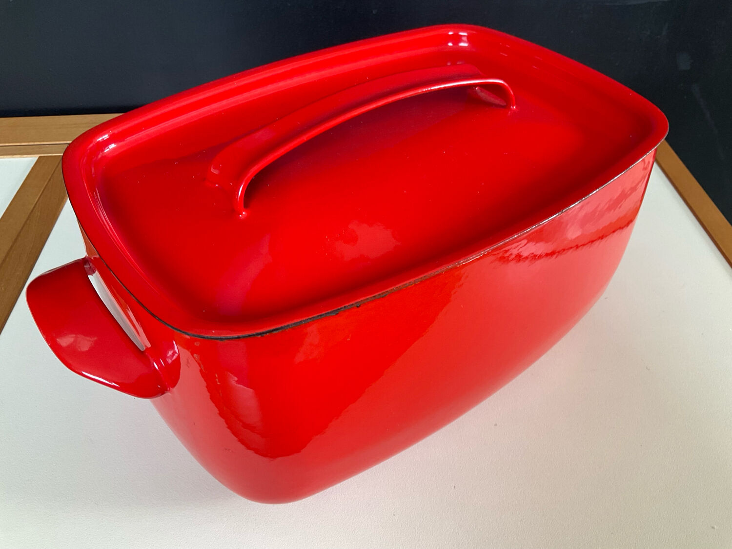 Vintage enamelled cast iron casserole dish
