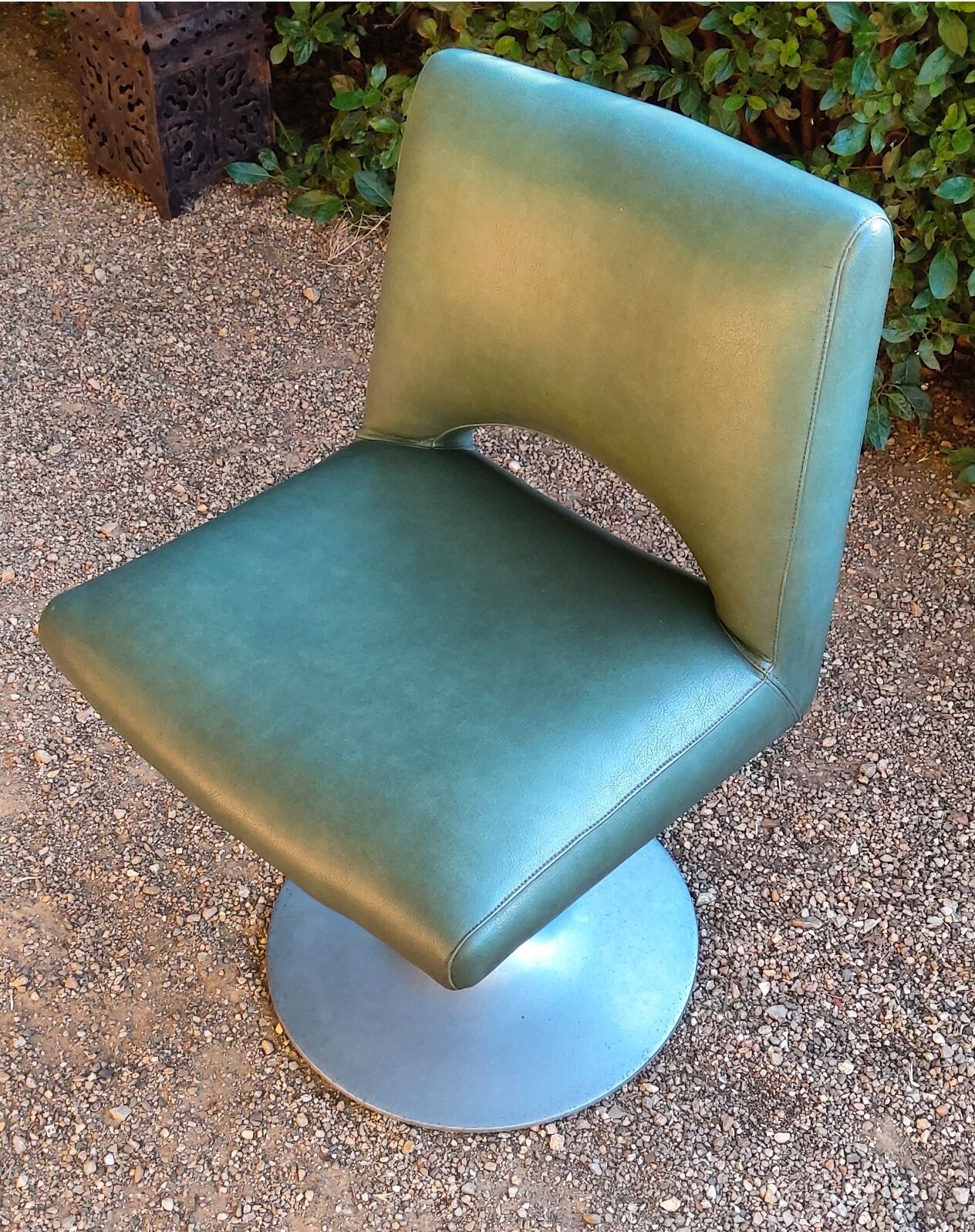 Vintage tulip foot armchair