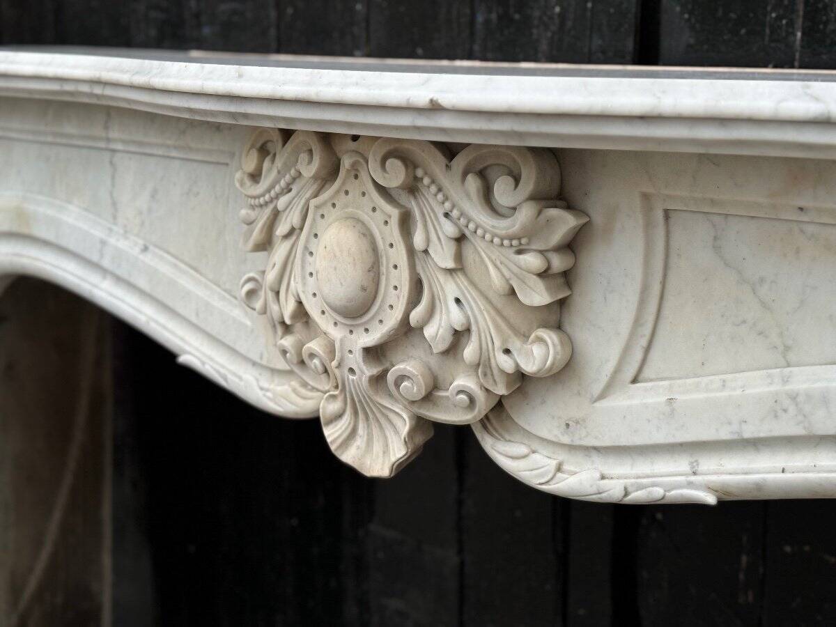 Louis XV style fireplace in white Carrara marble circa 1900