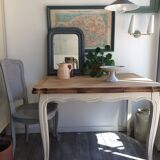 Shabby table with extension cords
