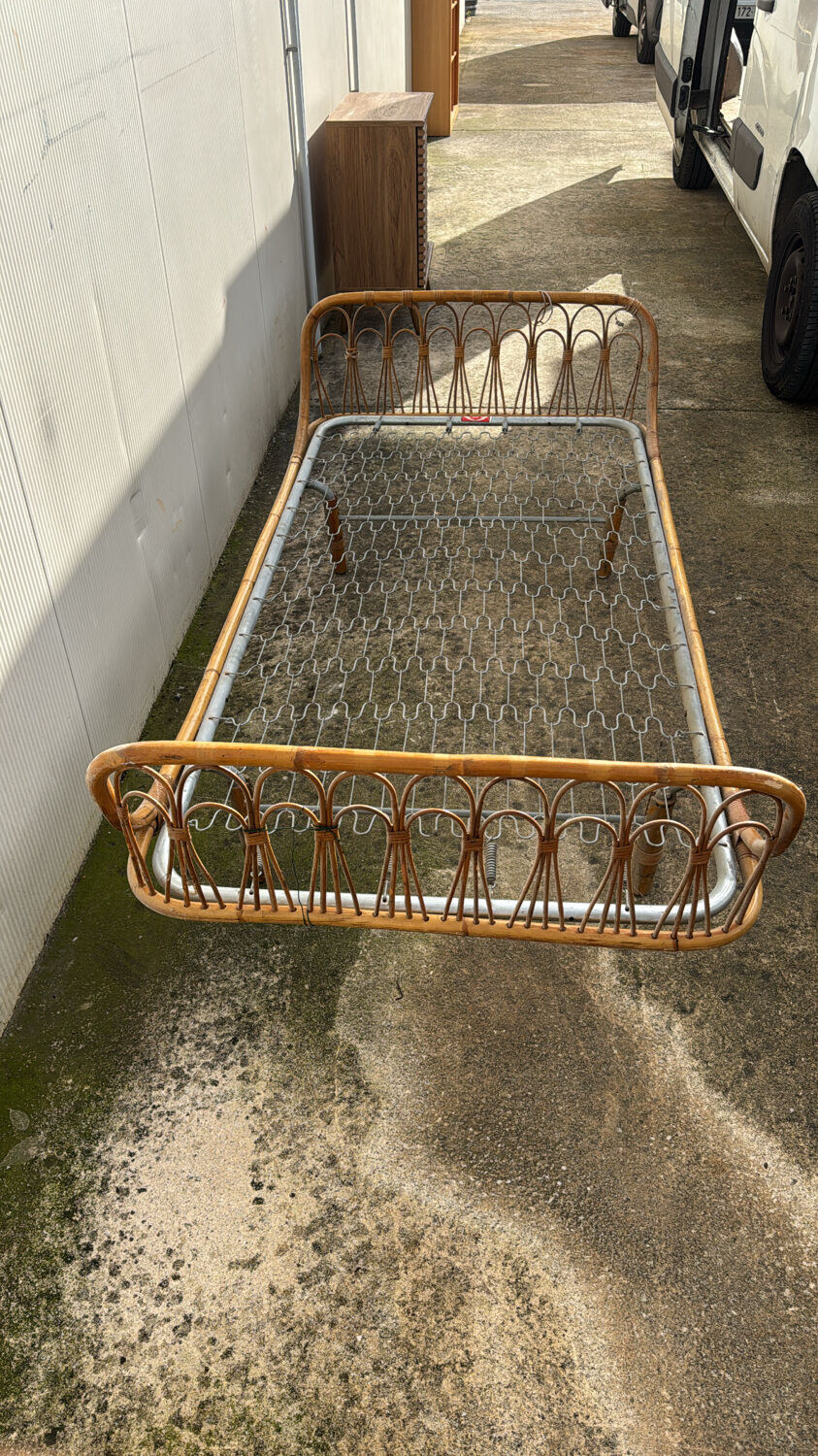 Vintage rattan bed 90x190cm