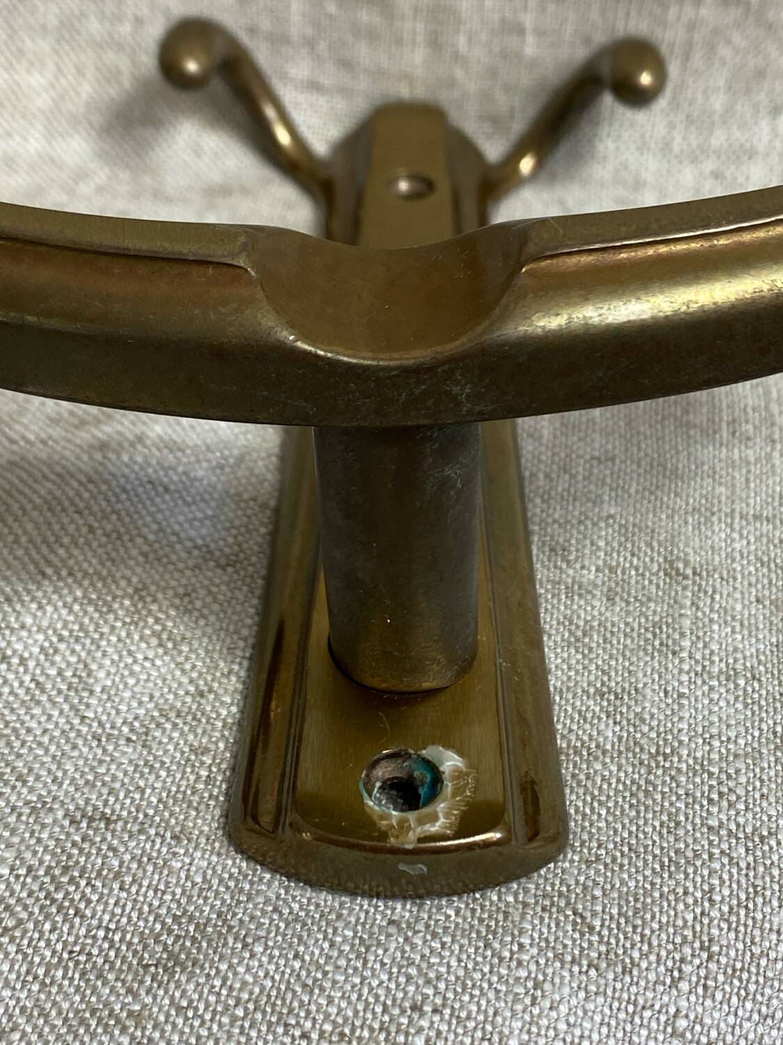 Patères en métal à trois crochets