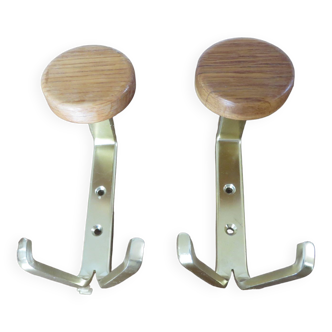 Pair of Scandinavian style coat hooks in gold metal and wood 80s 90s