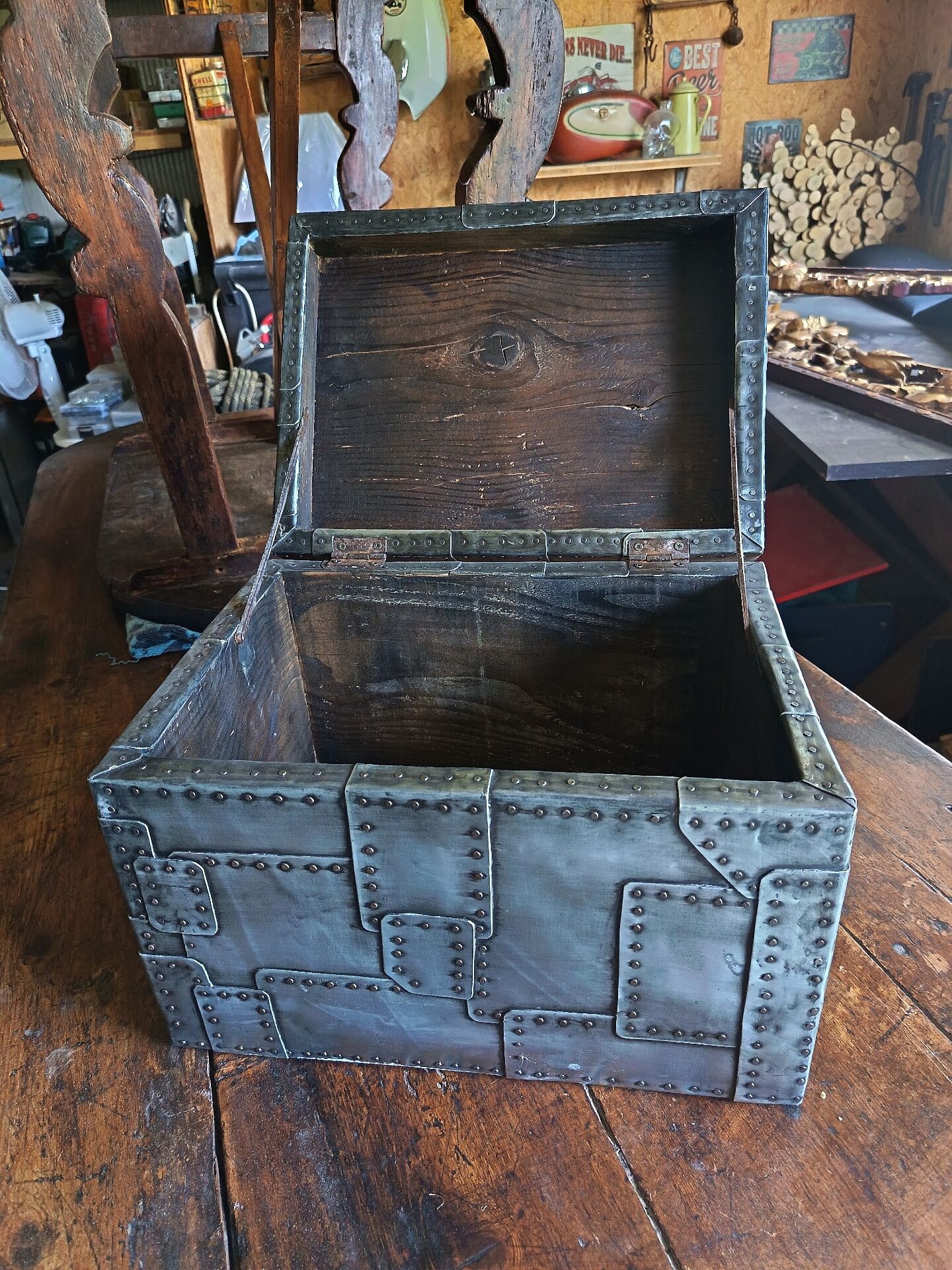Zinc metal chest