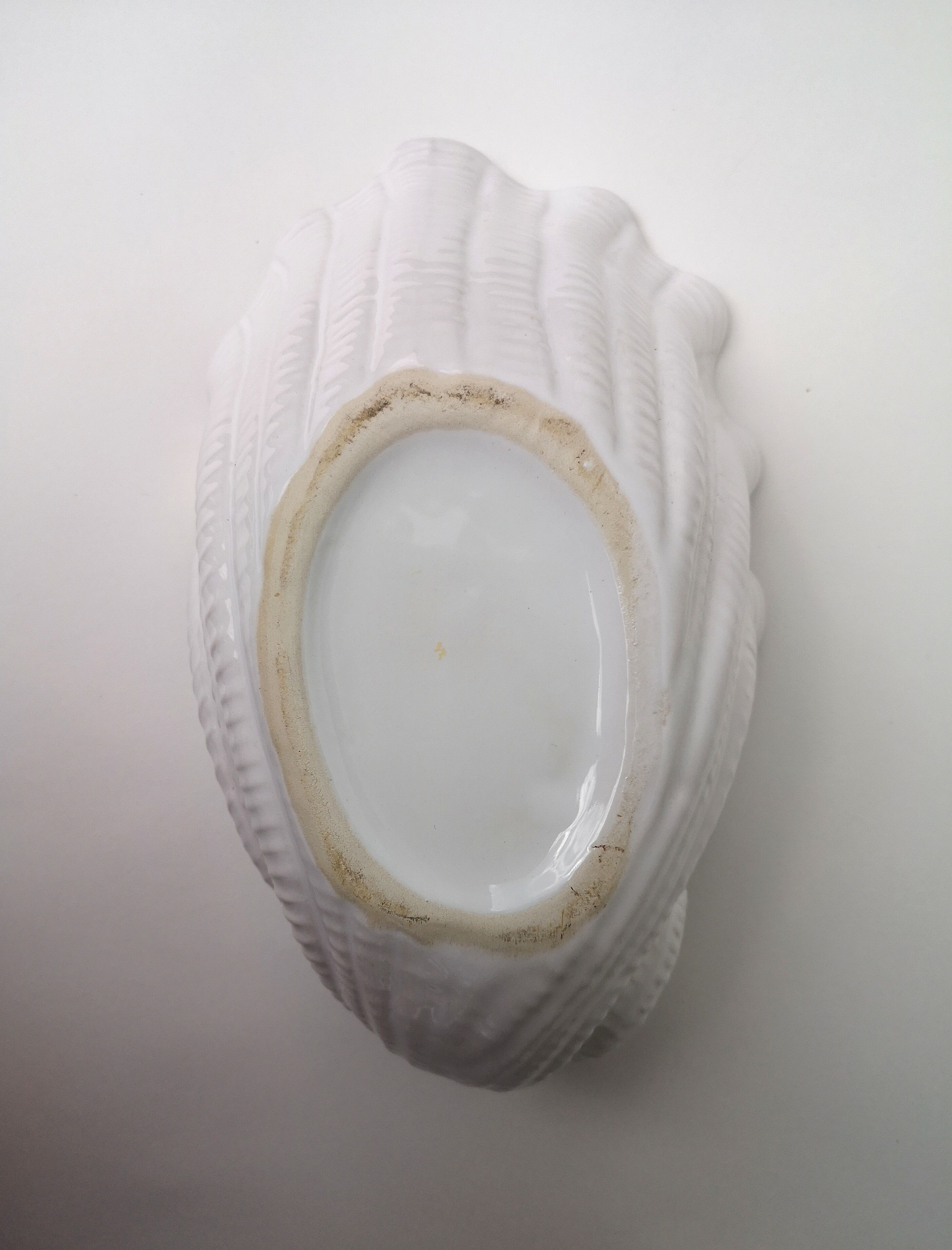 Salad bowl / cache vintage shell pot in earthenware