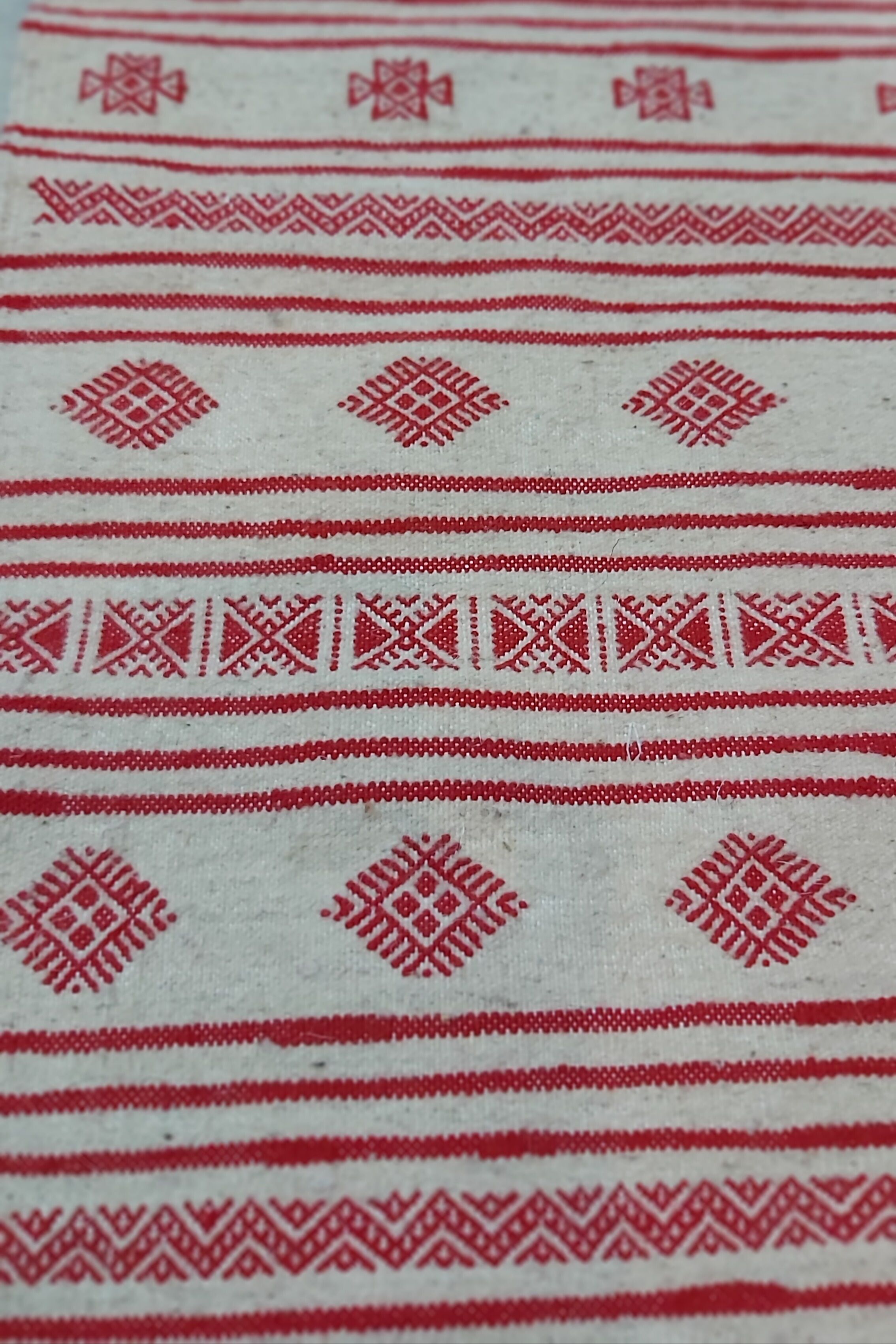 Handmade white and red kilim carpet 95-59cm