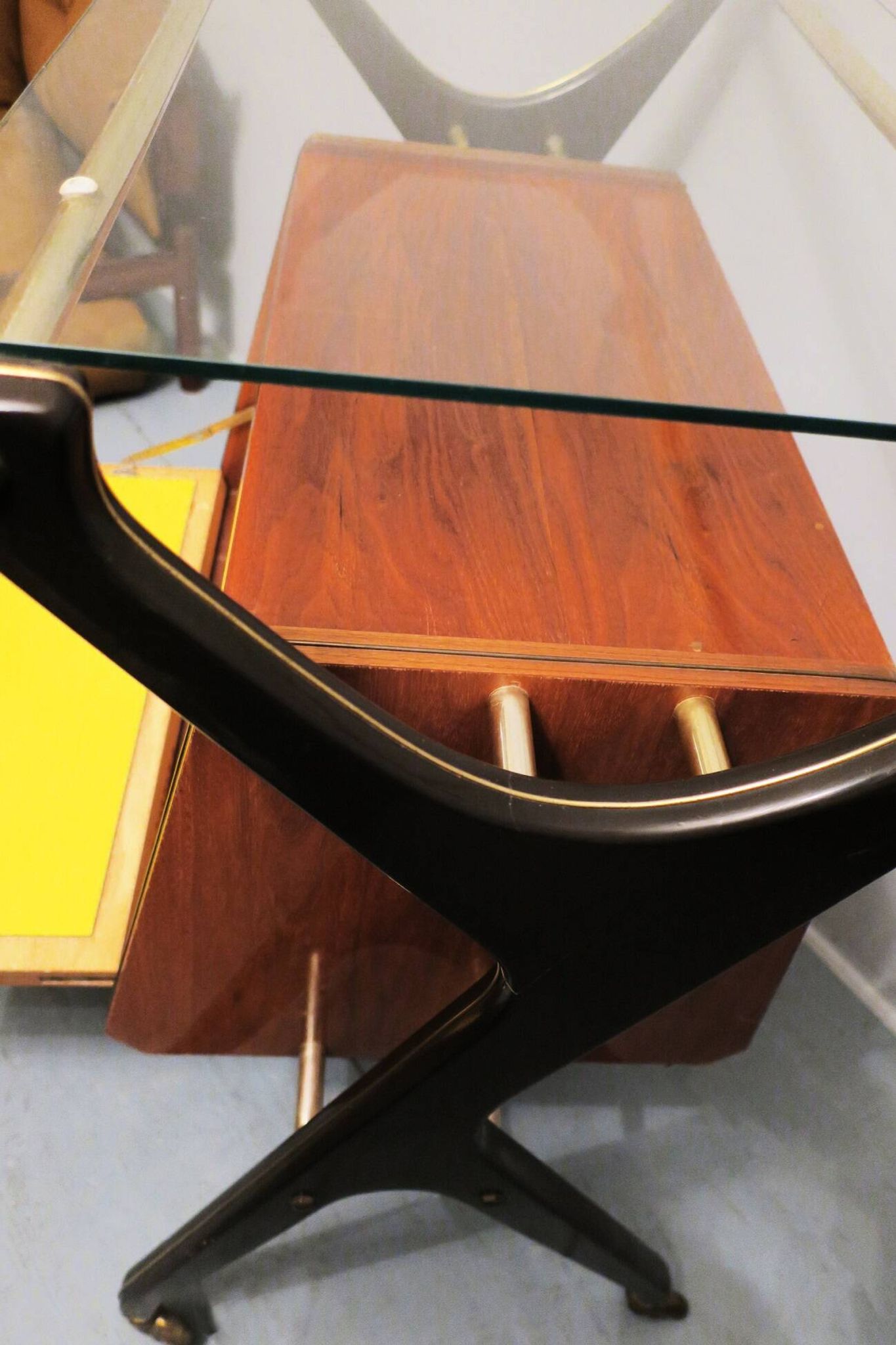 Brugnoli Mobili Cantù Italia dry bar cart, Italy 1950s