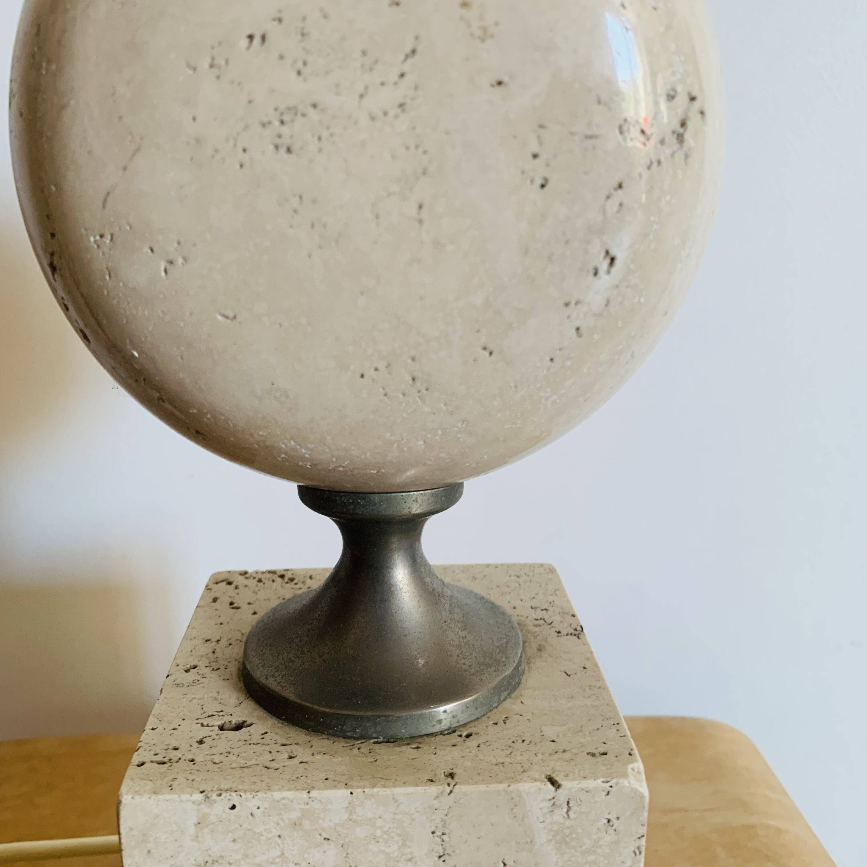 Pied de lampe Philippe Barbier en travertin – années 1970