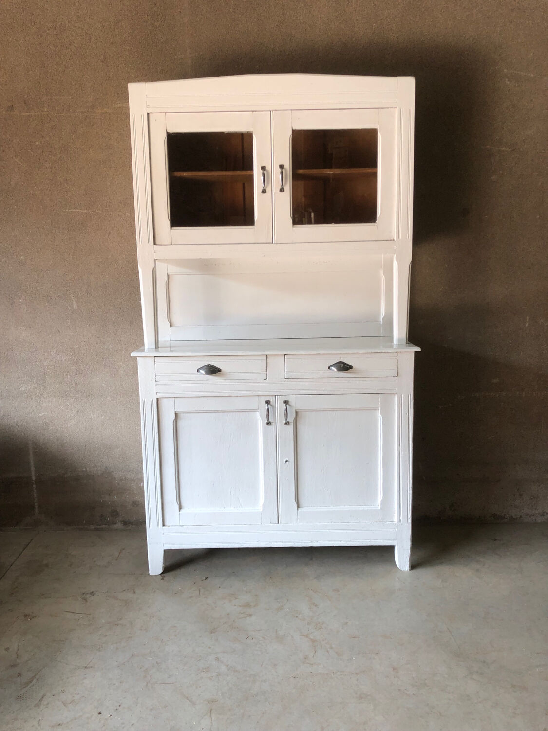 Vintage dresserboard