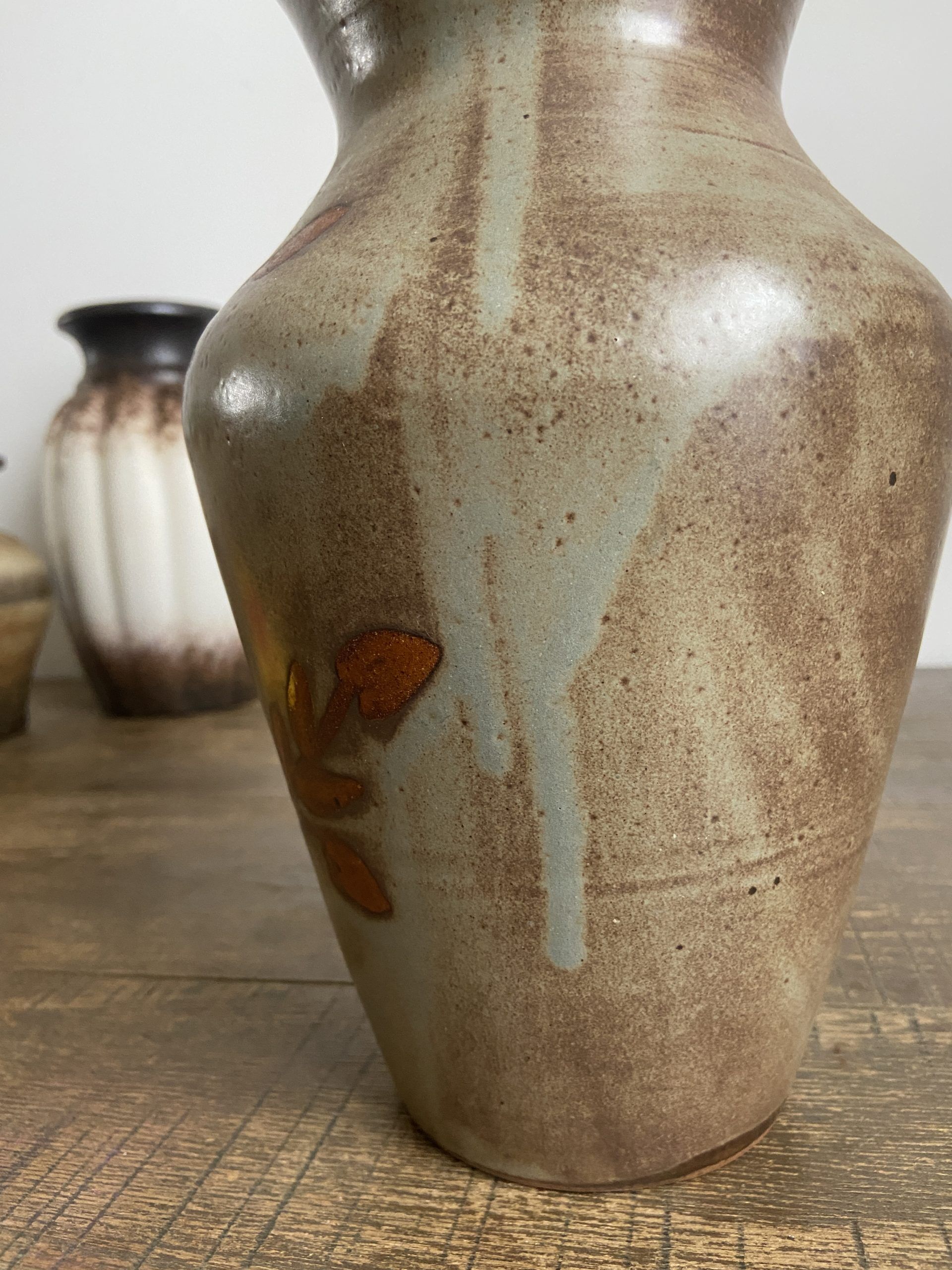 Vintage ceramic vase vegetal decoration