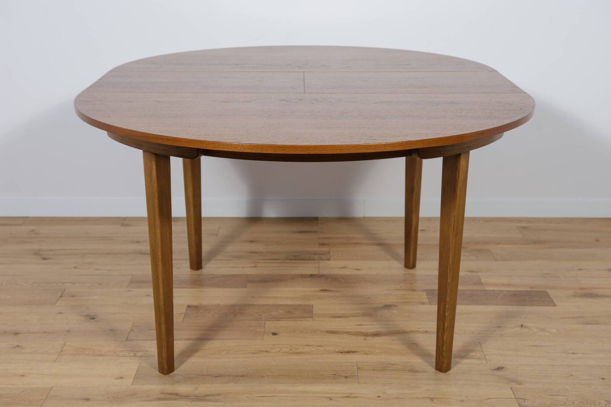 Mid-Century Round Extendable Dining Table and Chairs from McIntosh, 1960s, Set of 5