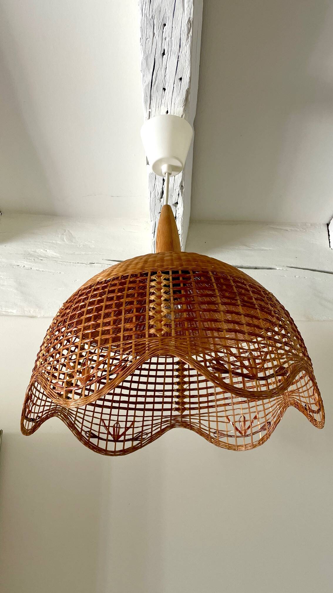 Vintage wicker flower pendant light