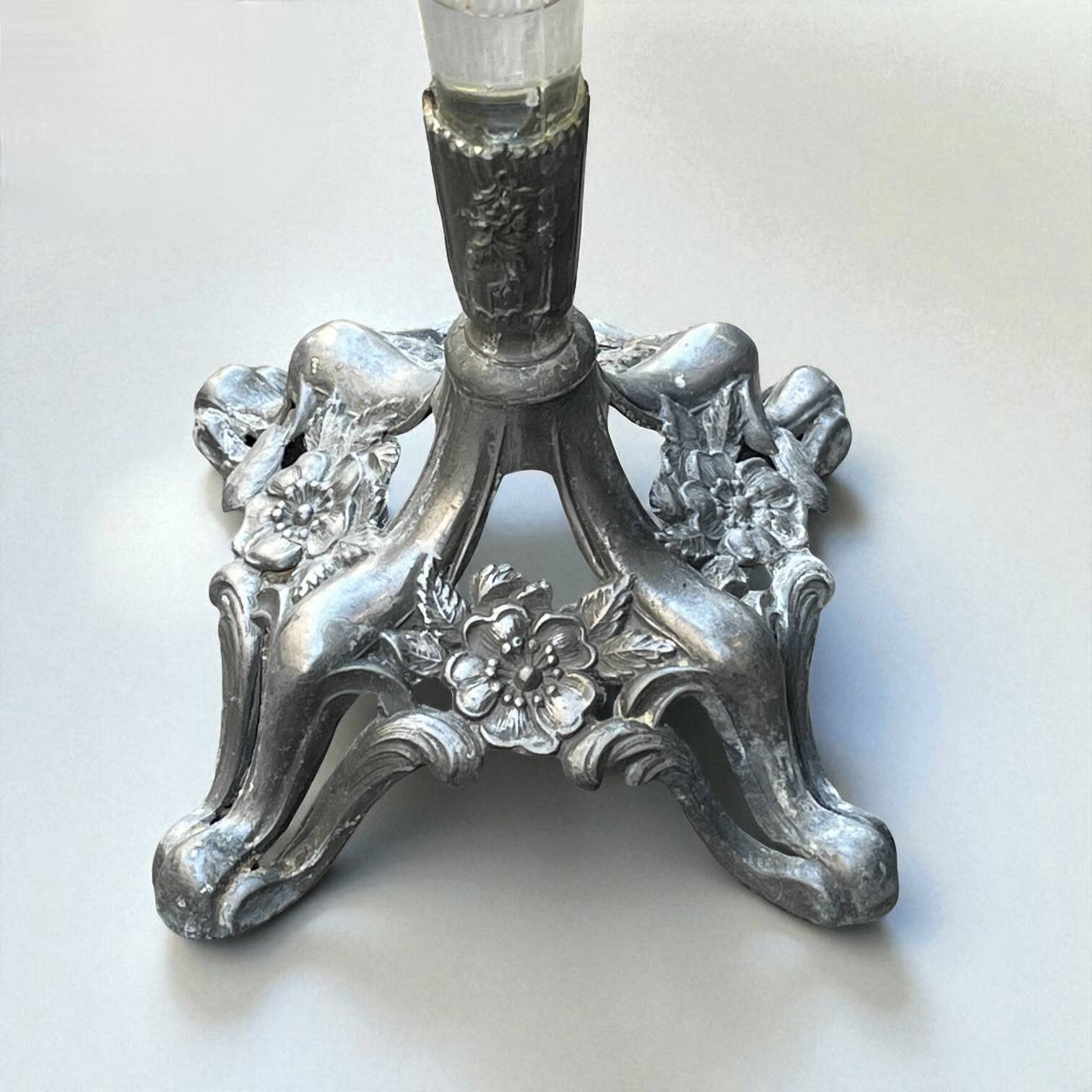 Vase cornet Art Nouveau en verre et métal motif floral Vase cristal tulipe
