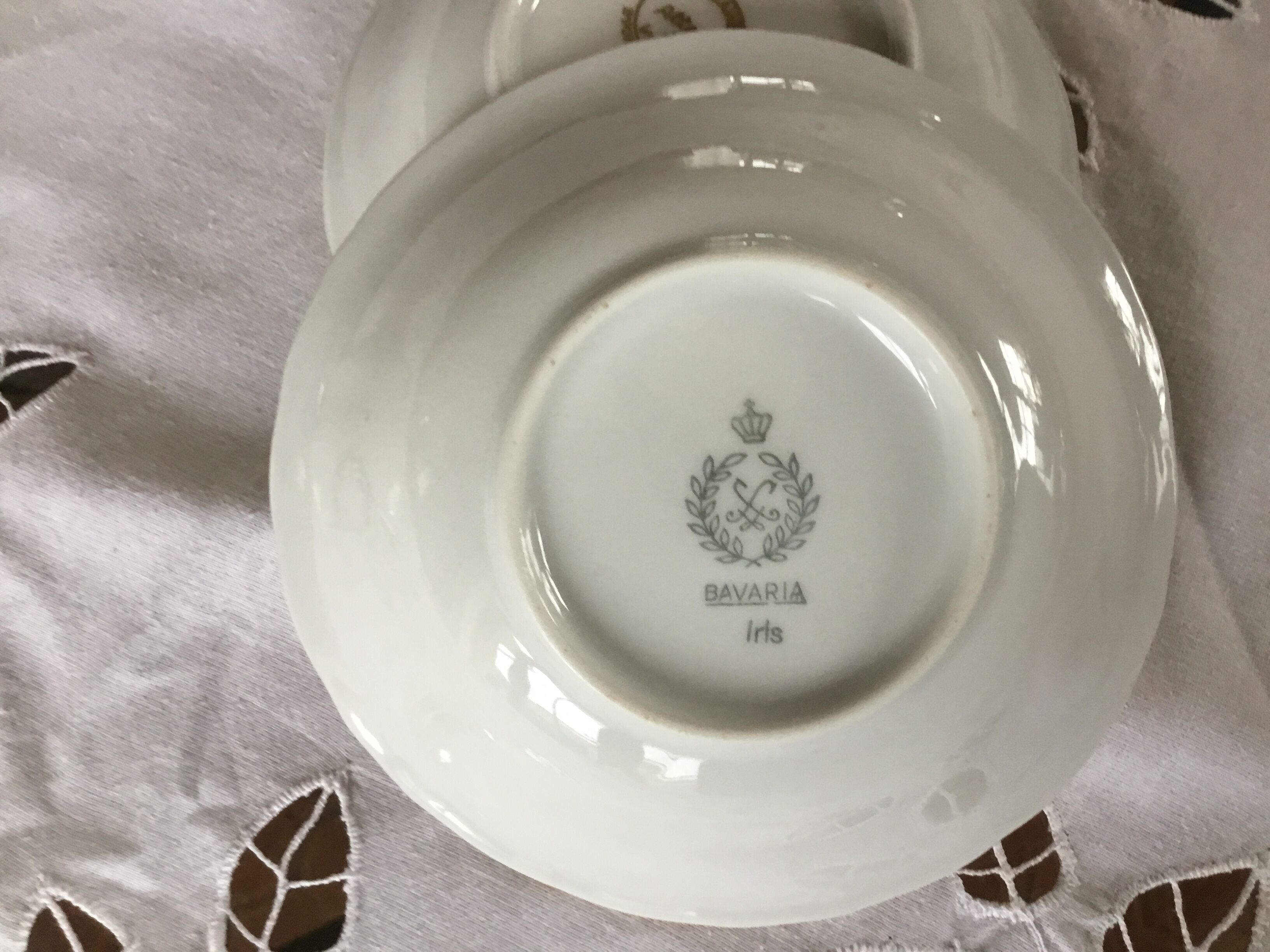 Lot de 8 coupelles porcelaine, décors fleurs et dorés