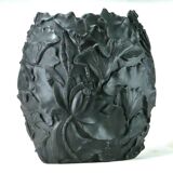Black resin vase Lotus publisher VGnewtrend