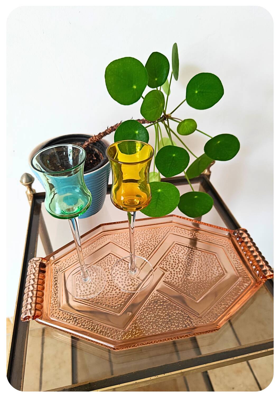 Plateau en verre rose Art Déco