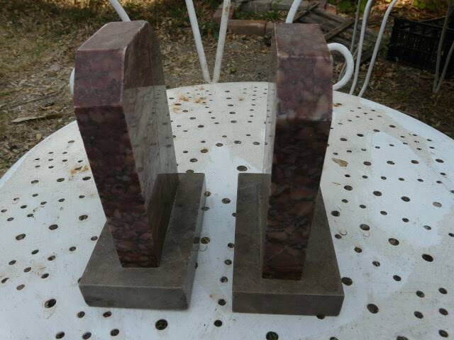 Paire de serre livres en marbre art déco