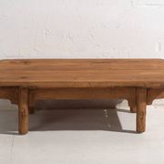 Table basse ancienne en bois de pin – Chine, circa 1930