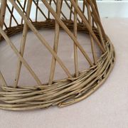 Table et deux fauteuils pour enfants en osier
