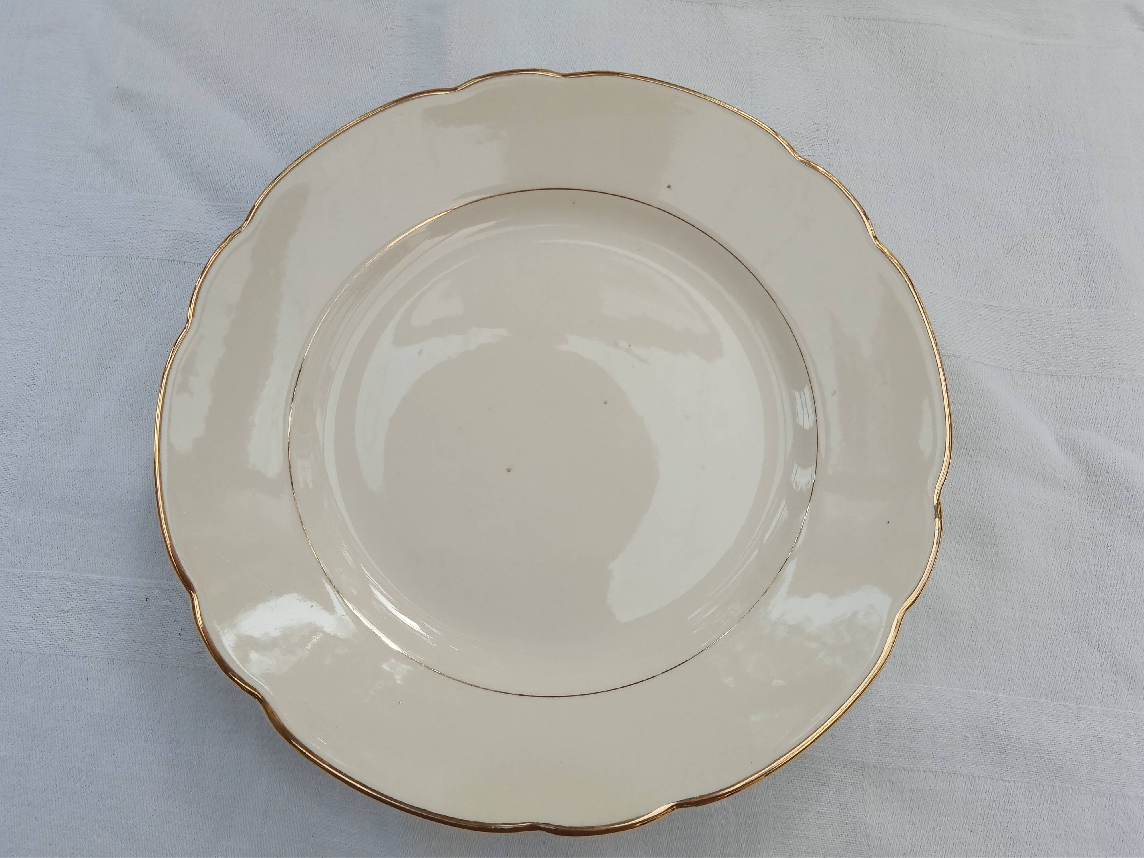 Set of 12 Villeroy & Boch dessert and dish plates