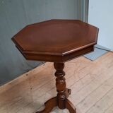 Gieridon on central foot