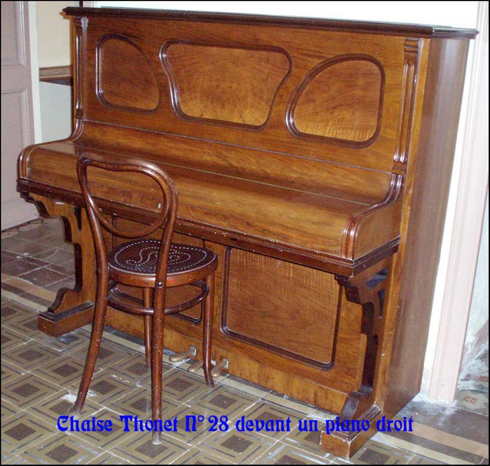 Piano chair by Thonet No.28 of 1900 cannée