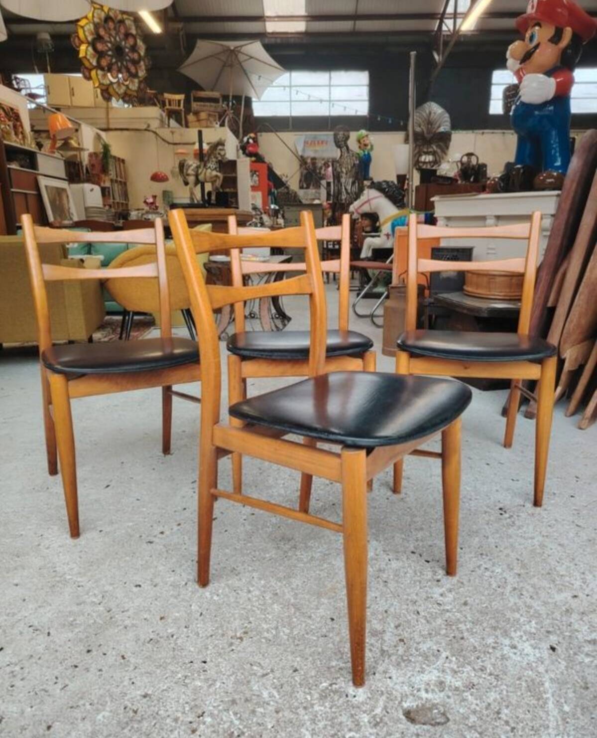 Set of 4 Scandinavian chairs