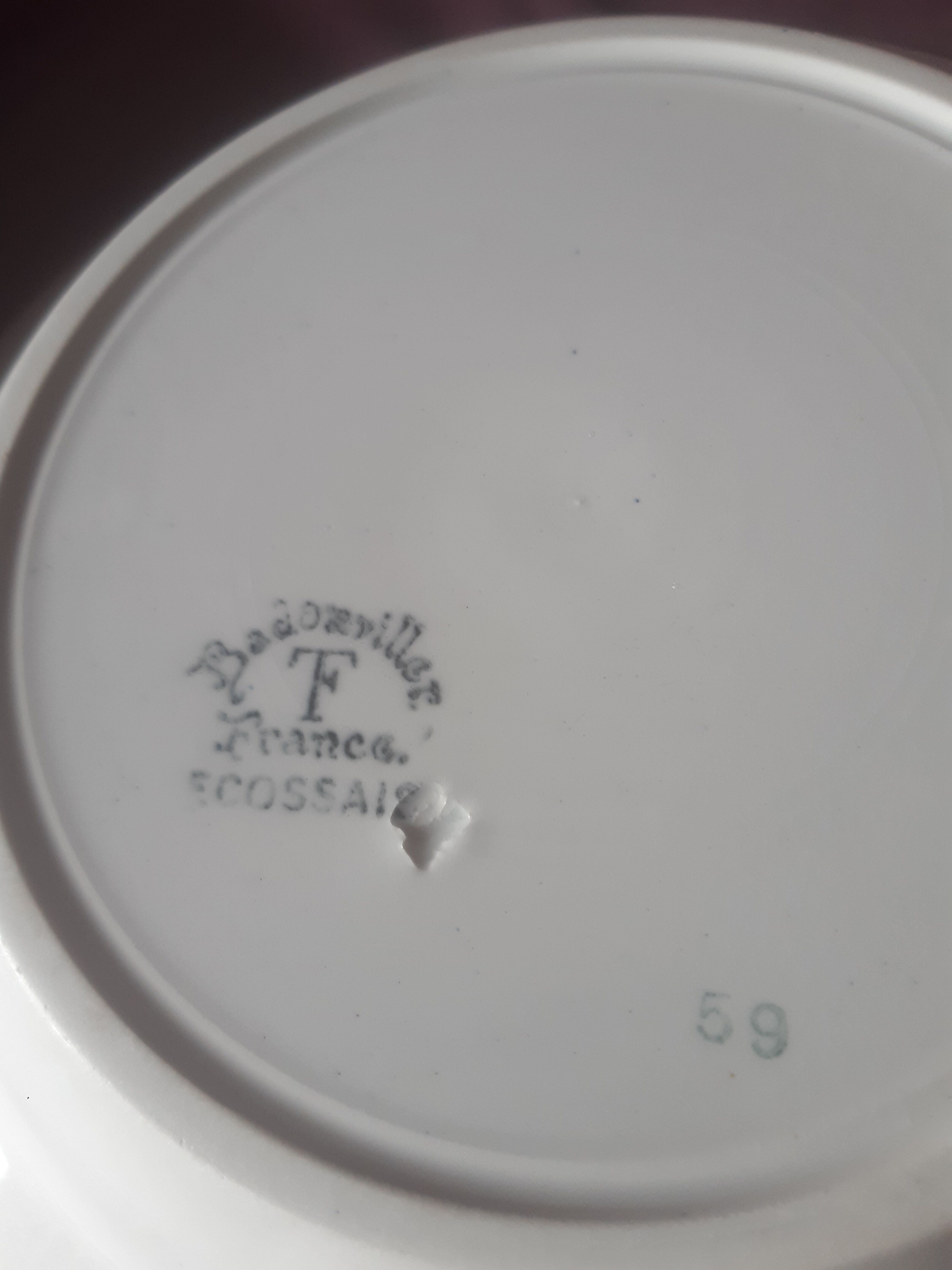 2 vintage serving dishes