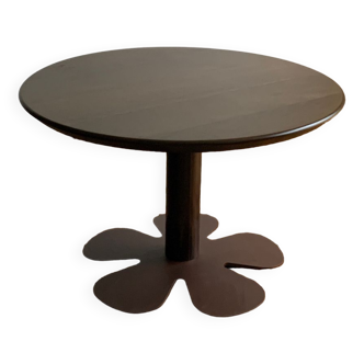 Coffee table with petal base