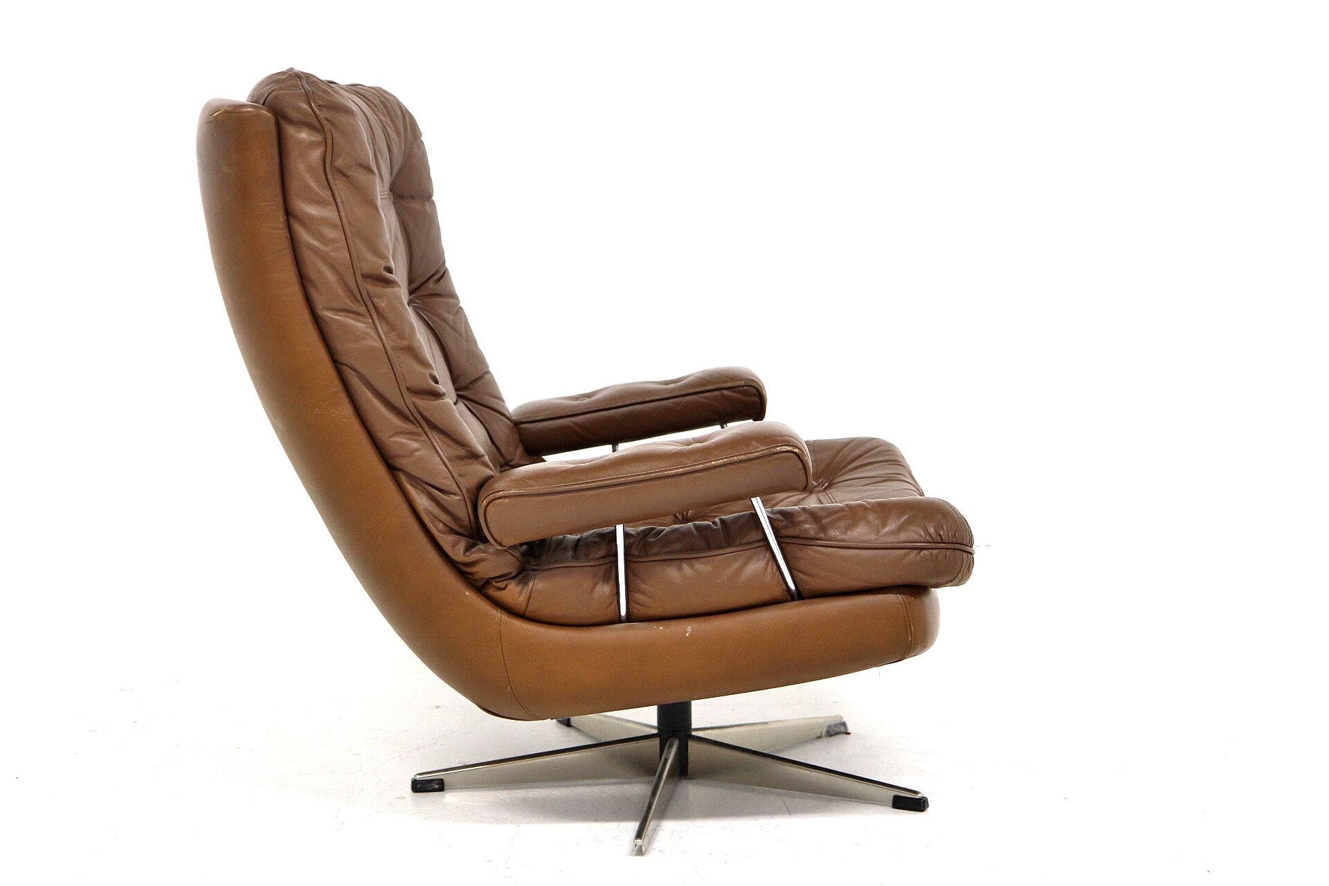 Rotating Scandinavian leather armchair, Swivel Sweden, 1970