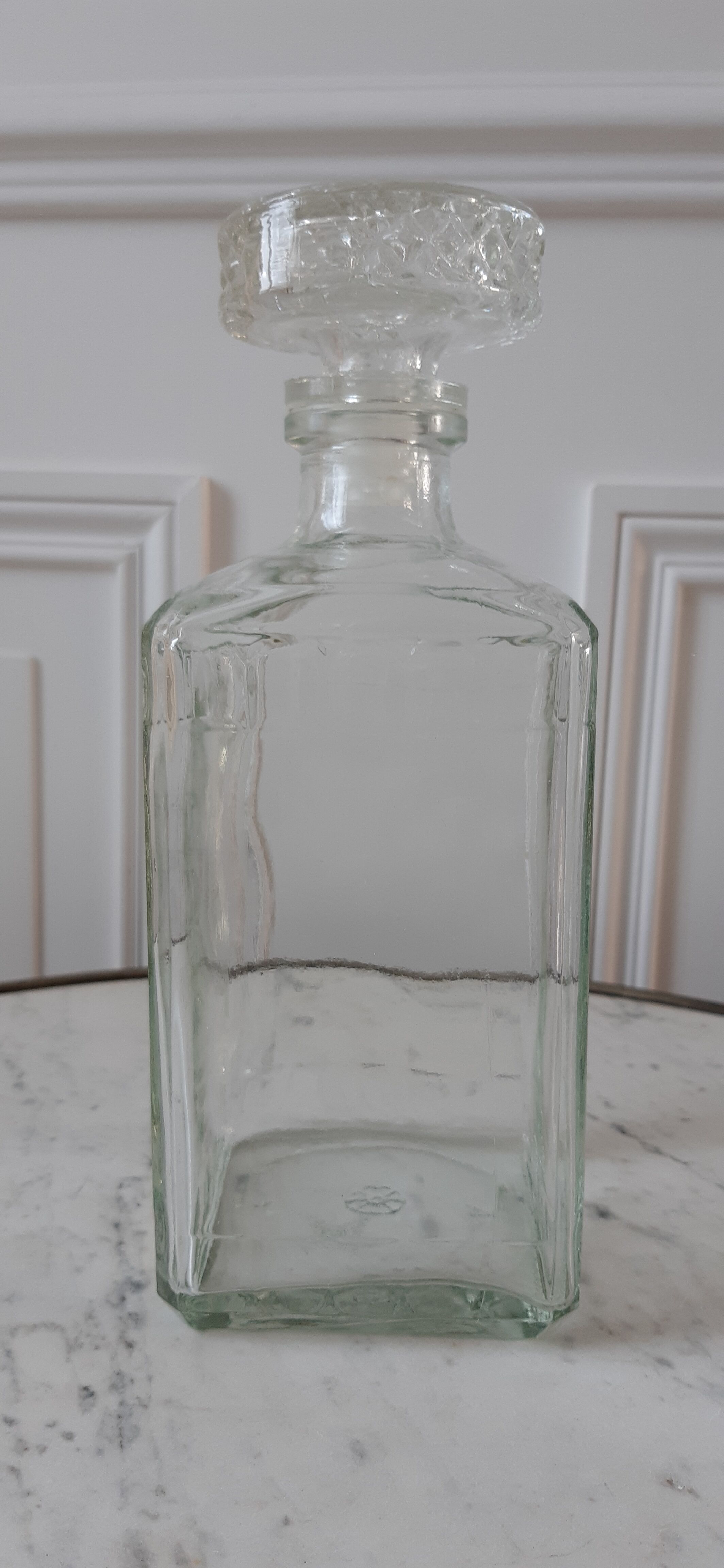 Whisky decanter round cap 70s