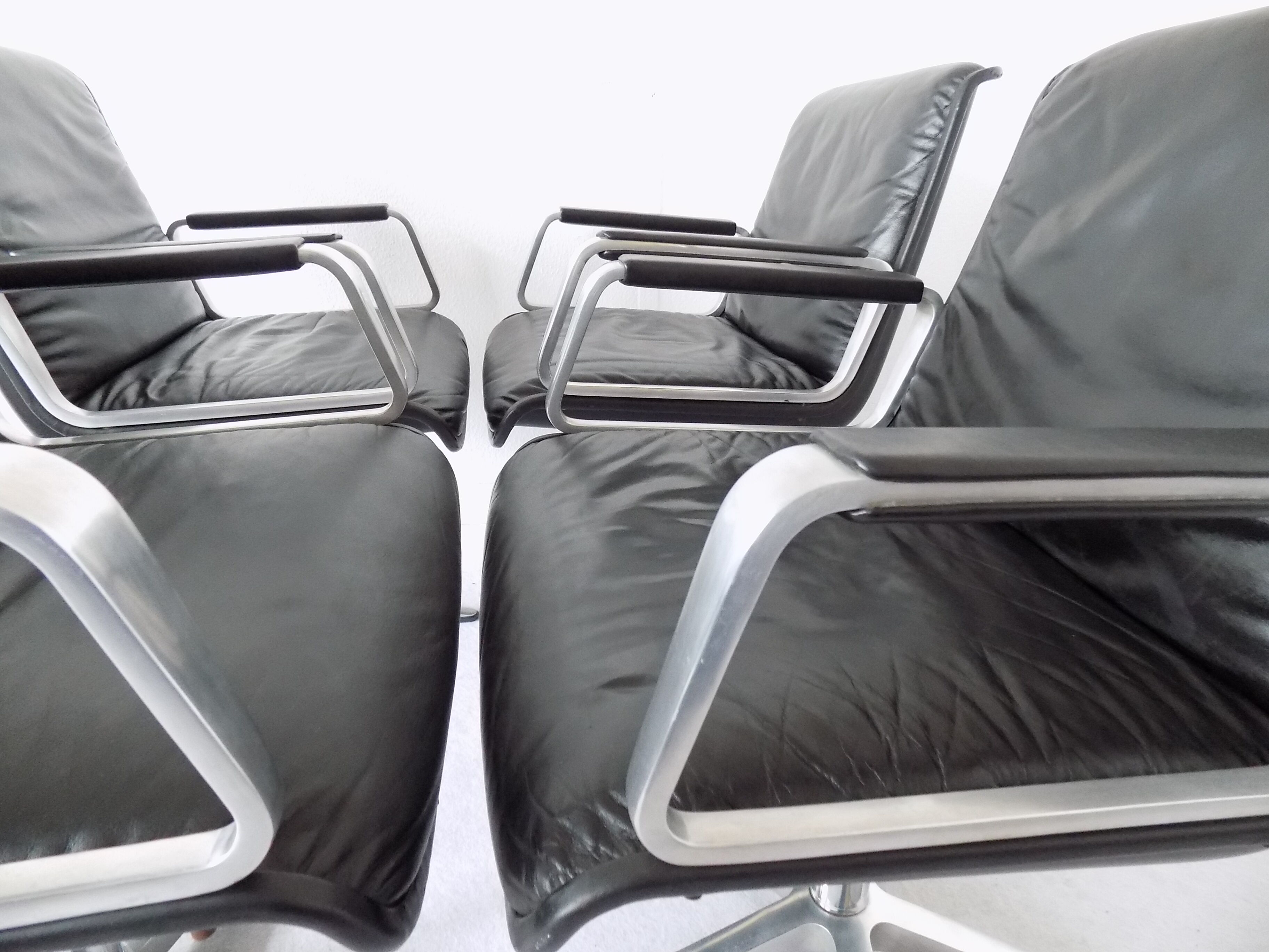 Wilkhahn Delta 2000 set of 4 black leather dining chairs by Delta Design