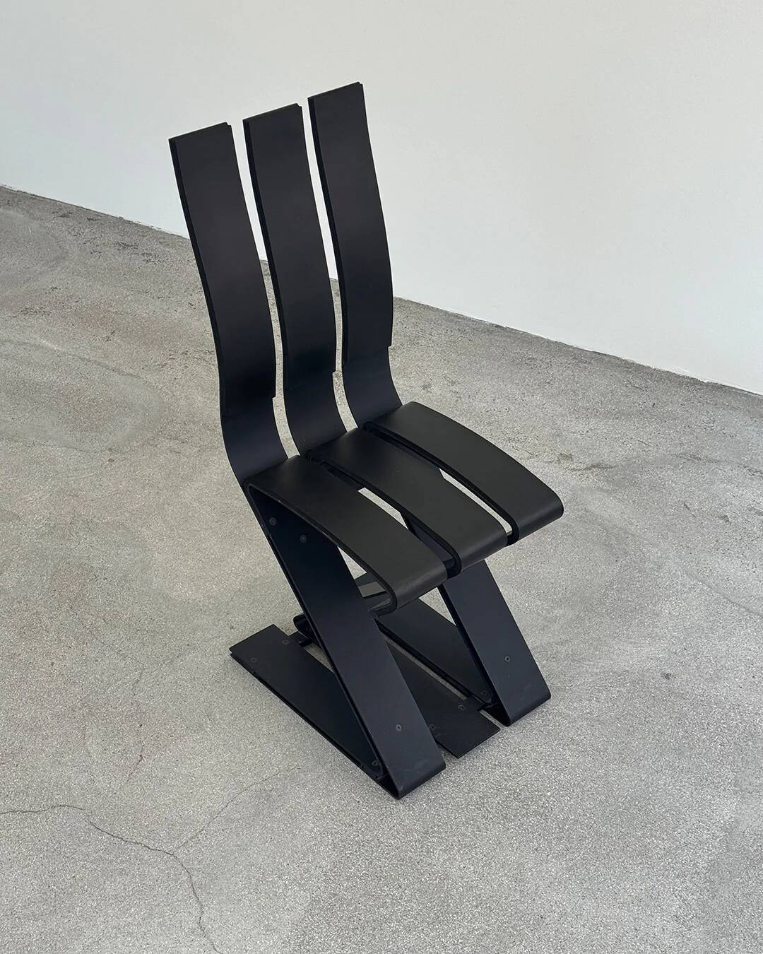 Chaise d'école par Ron Arad pour Hatchi Design Paris