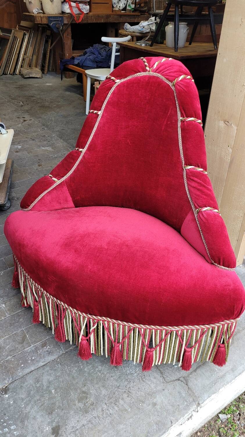 Velvet corner toad armchair, Napoleon III period
