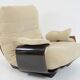Fauteuil Marsala et son repose-pied Ligne Roset beige clair
