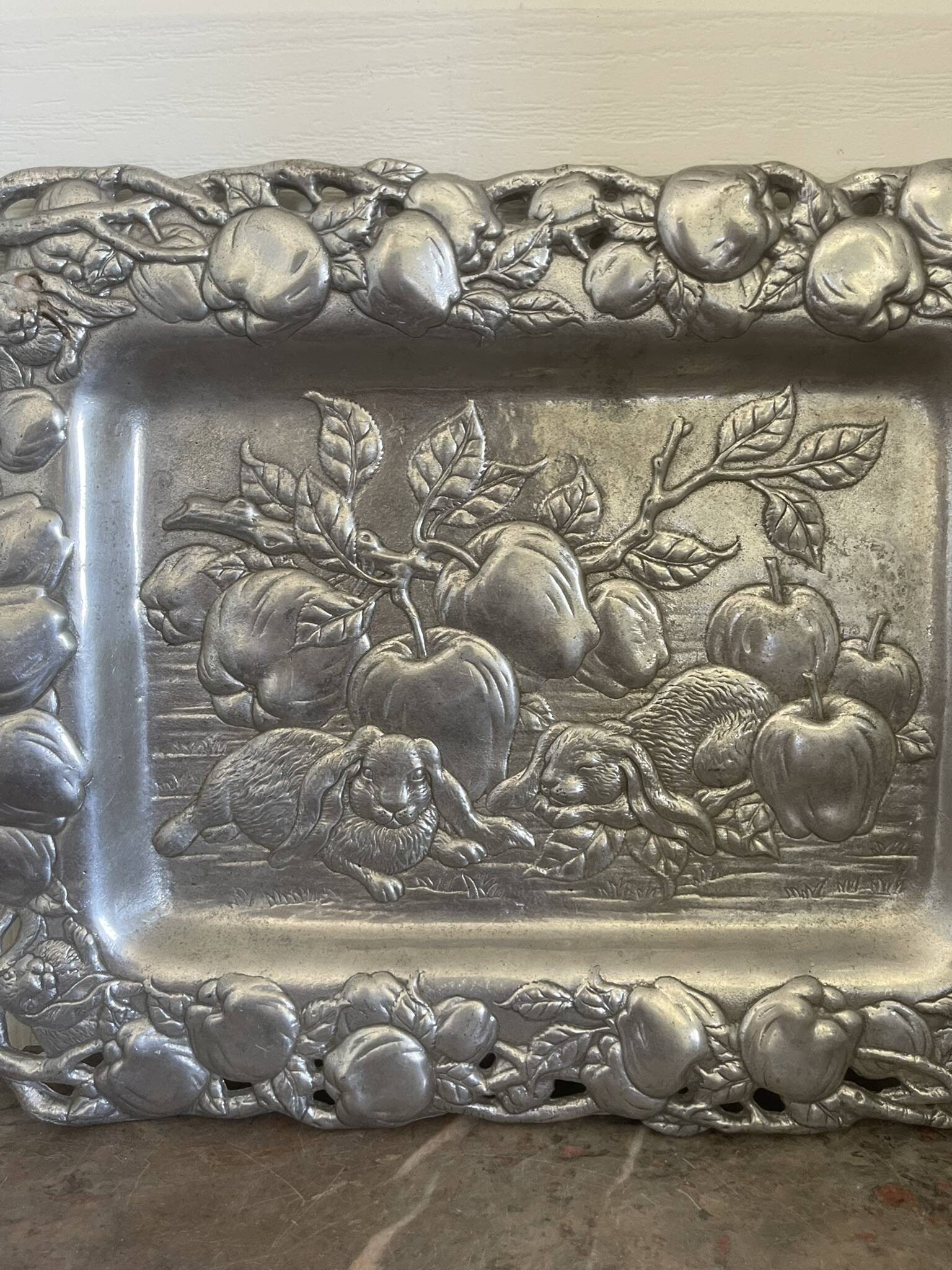 Vintage Arthur Court Designer Apple Bunnies Metal 1993 4