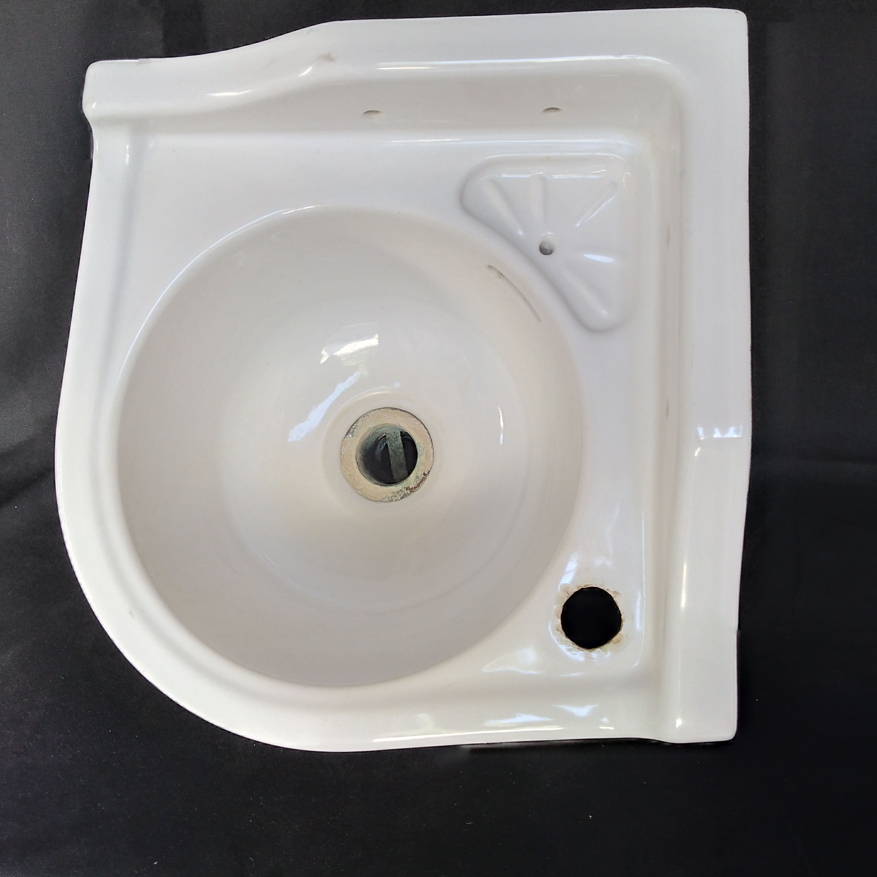 Villeroy and Boch art deco corner sink