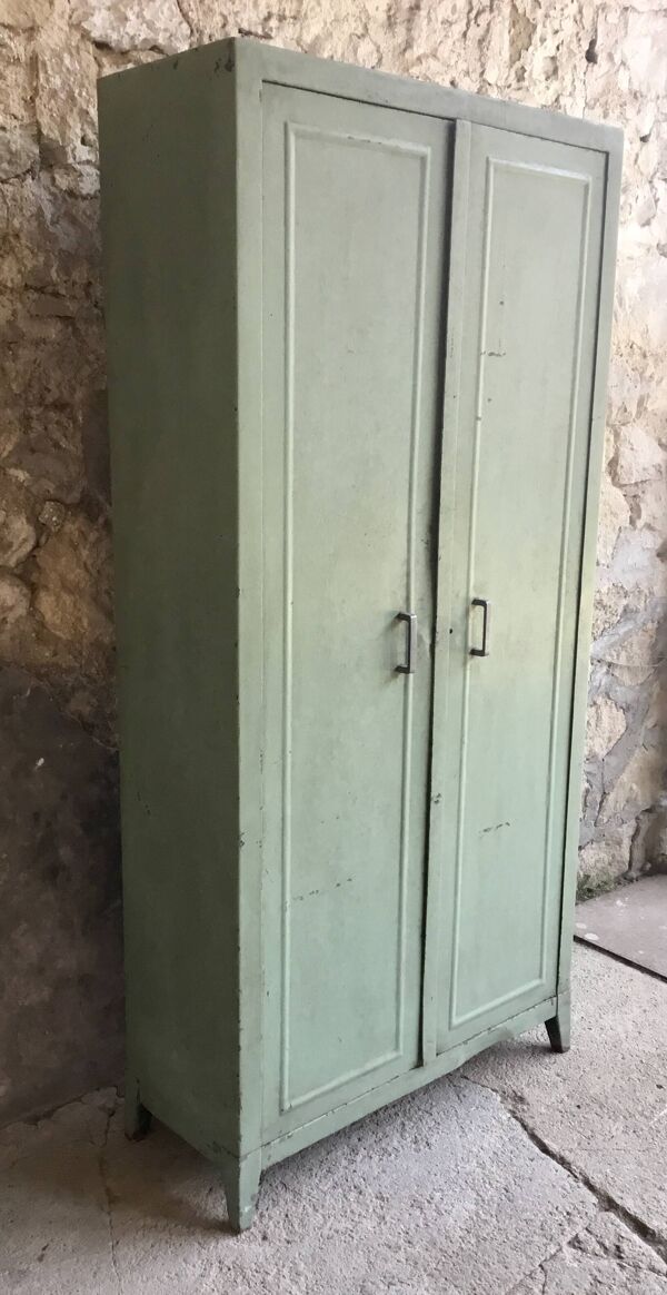 Armoire industrielle d’atelier en métal riveté - vintage 1960
