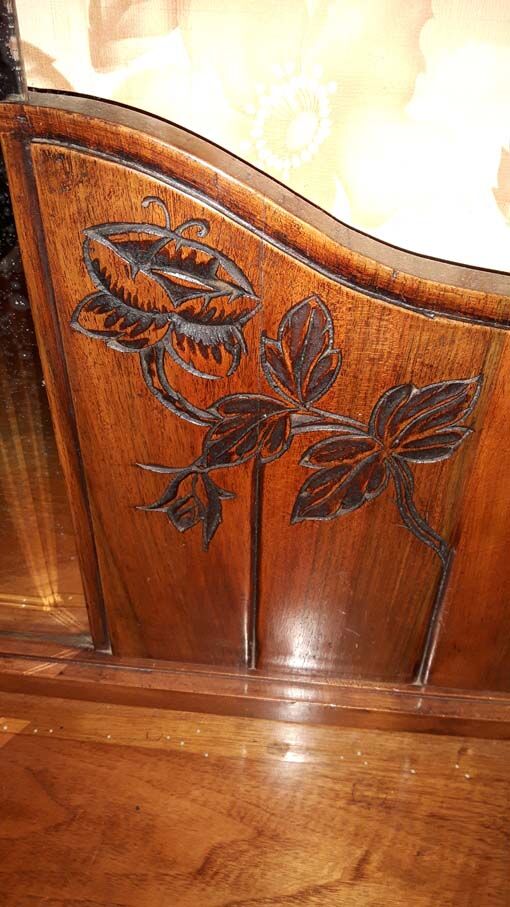 Art deco dressing table