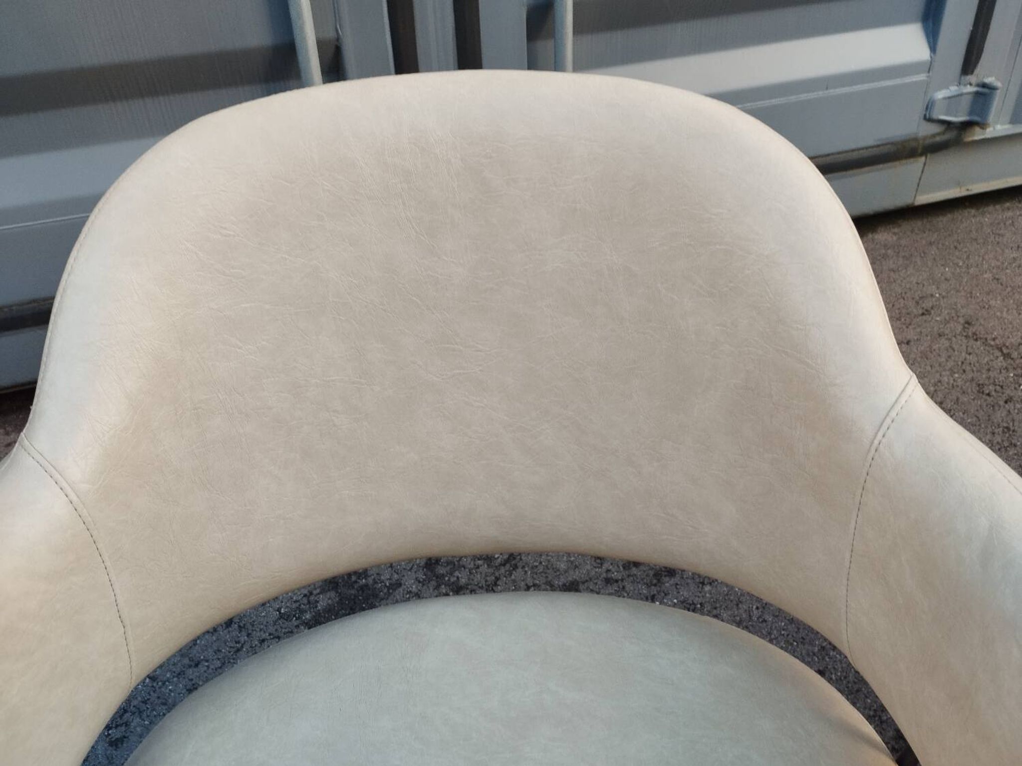 Paire de fauteuils anciens vintage