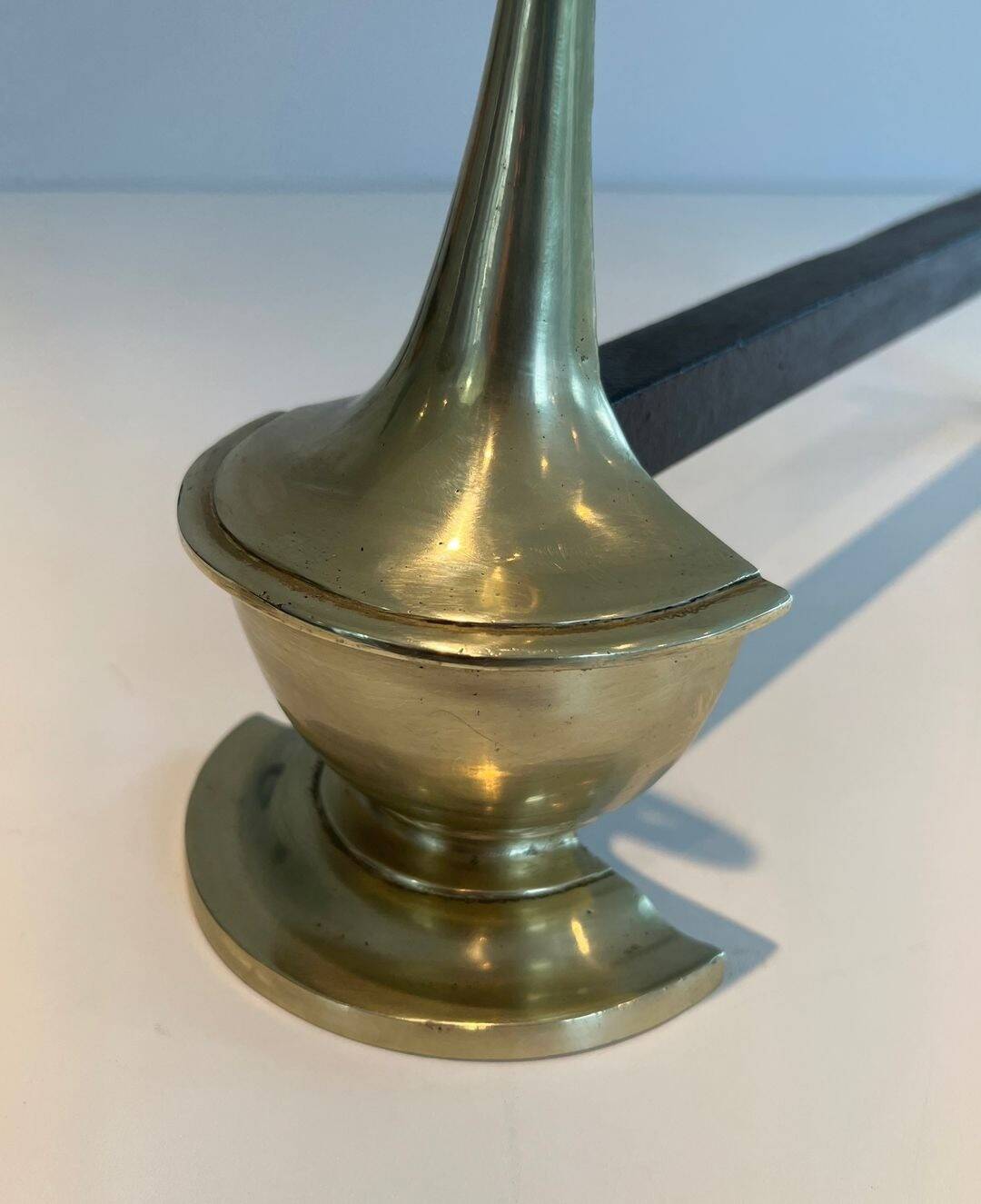 Paire de Chenets en Bronze Néoclassiques en Forme de Lampes Antiques à Anne