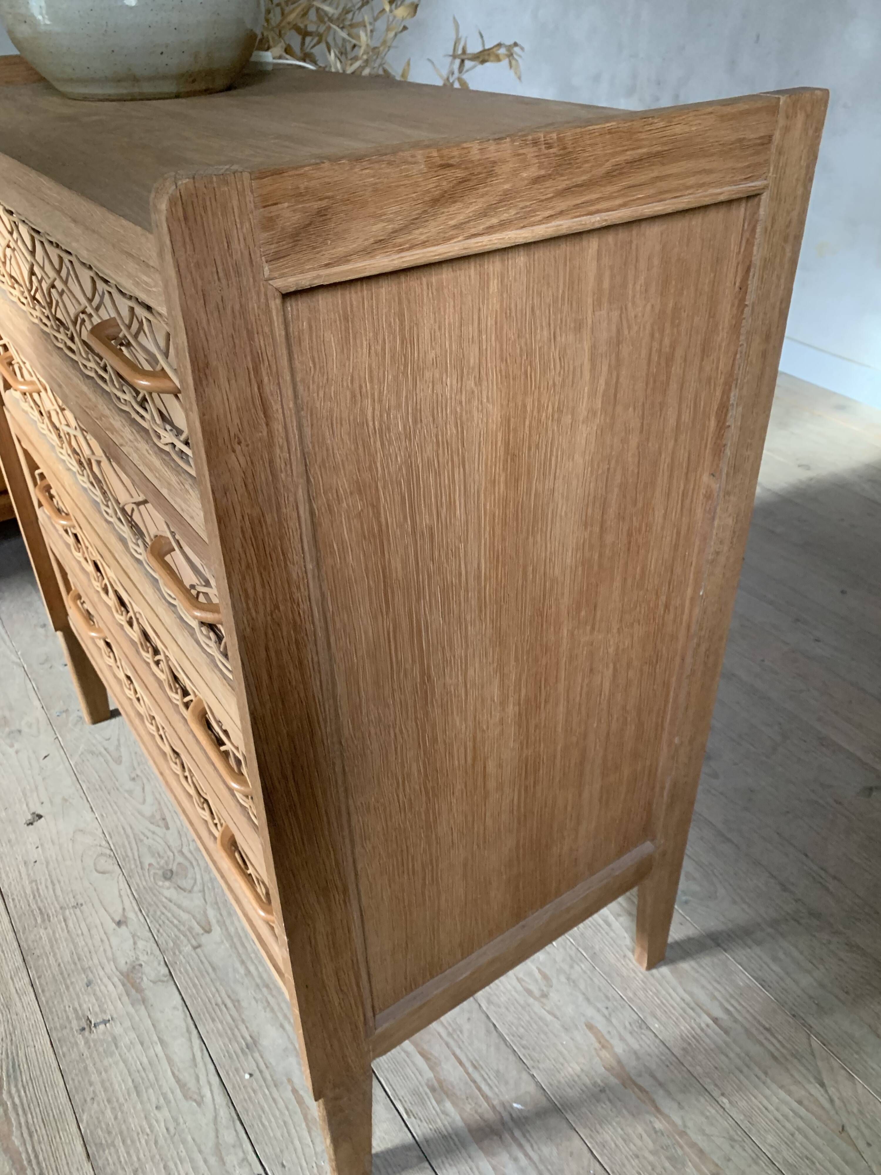 Commode vintage en chêne et rotin