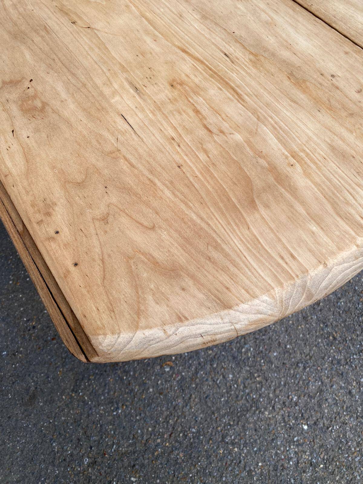 Renovated 18th century solid wood extendable round dining table with shutters