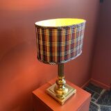 Lamp base in gilded brass, oval silk lampshade with a checkered pattern in burgundy.